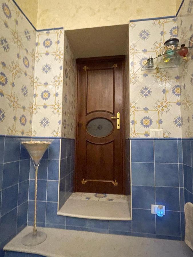 Al Centro Storico Home Napoli Bagian luar foto