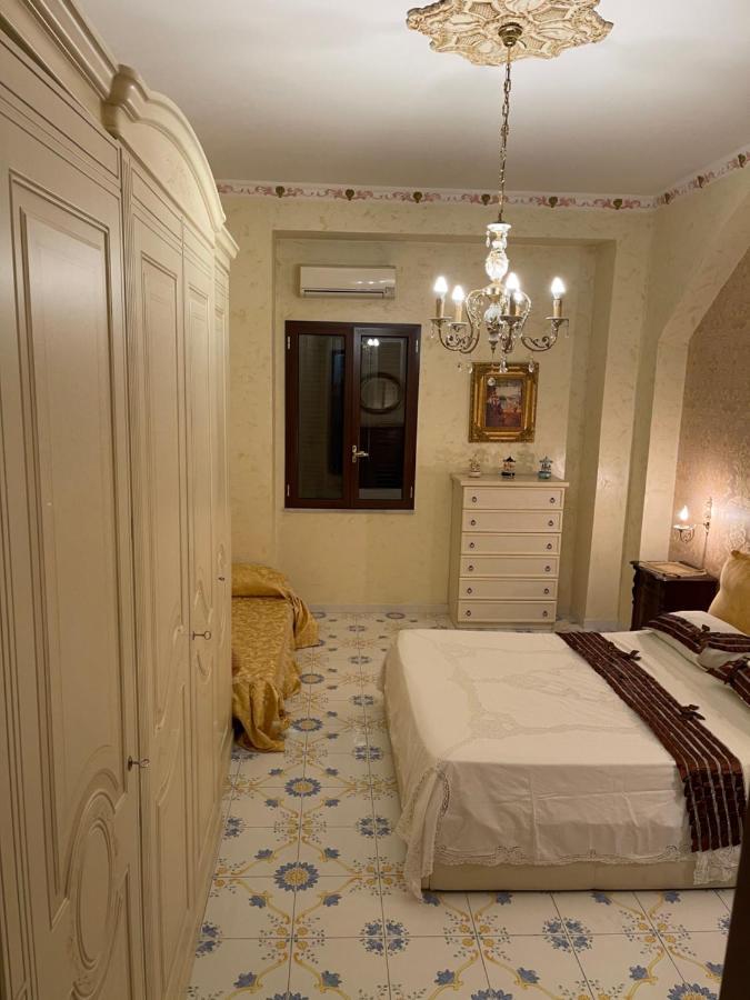 Al Centro Storico Home Napoli Bagian luar foto