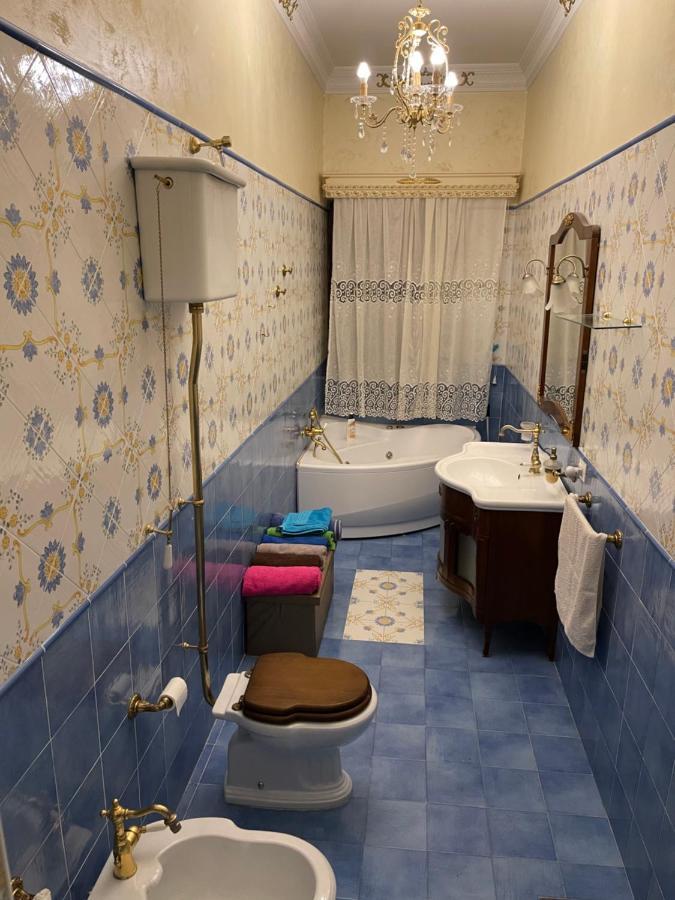 Al Centro Storico Home Napoli Bagian luar foto