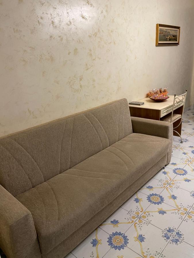 Al Centro Storico Home Napoli Bagian luar foto