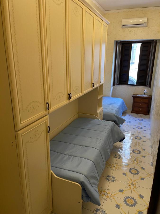 Al Centro Storico Home Napoli Bagian luar foto